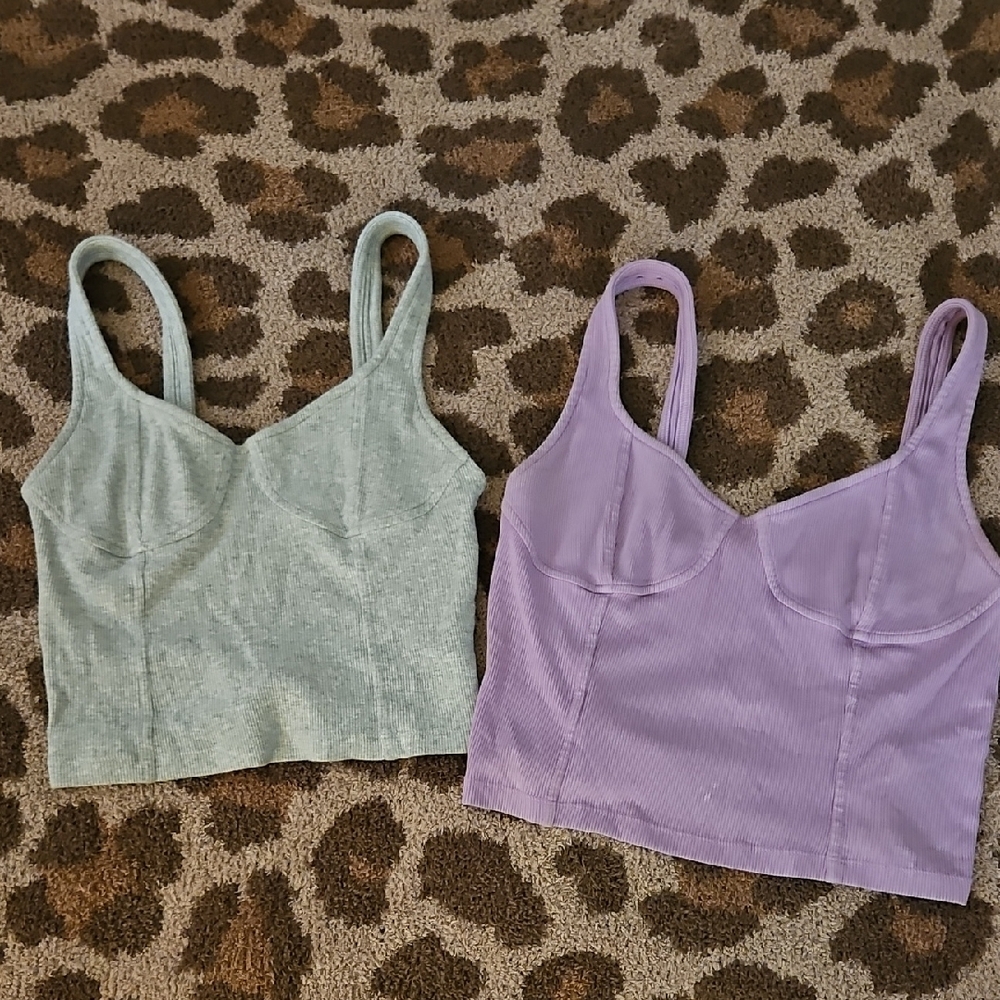 2 Aerie Crop Lined Tanks 💜🩶